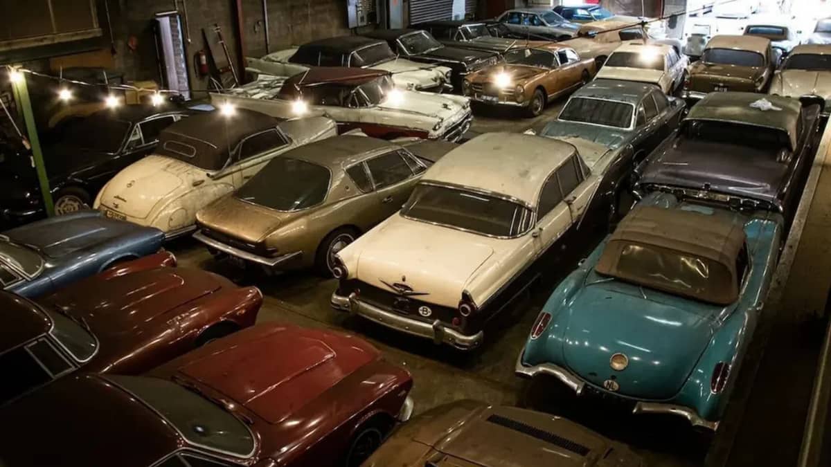 largest-barn-find-classic-cars-ad-palmen