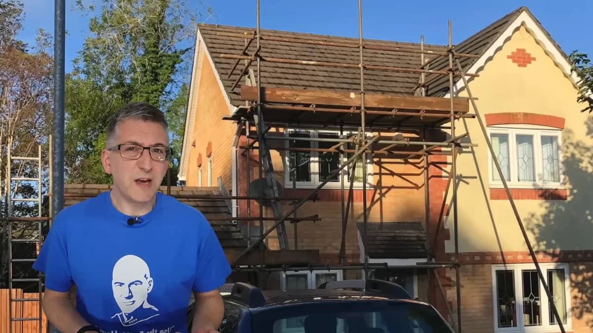 Man shares what everyone doesn't tell you about plug-in solar as the DIY solution goes viral