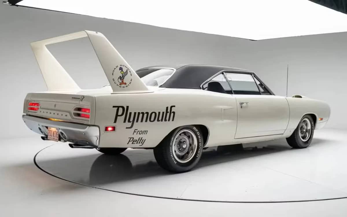 richard-petty-1970-plymouth-superbird-record-bids-auction