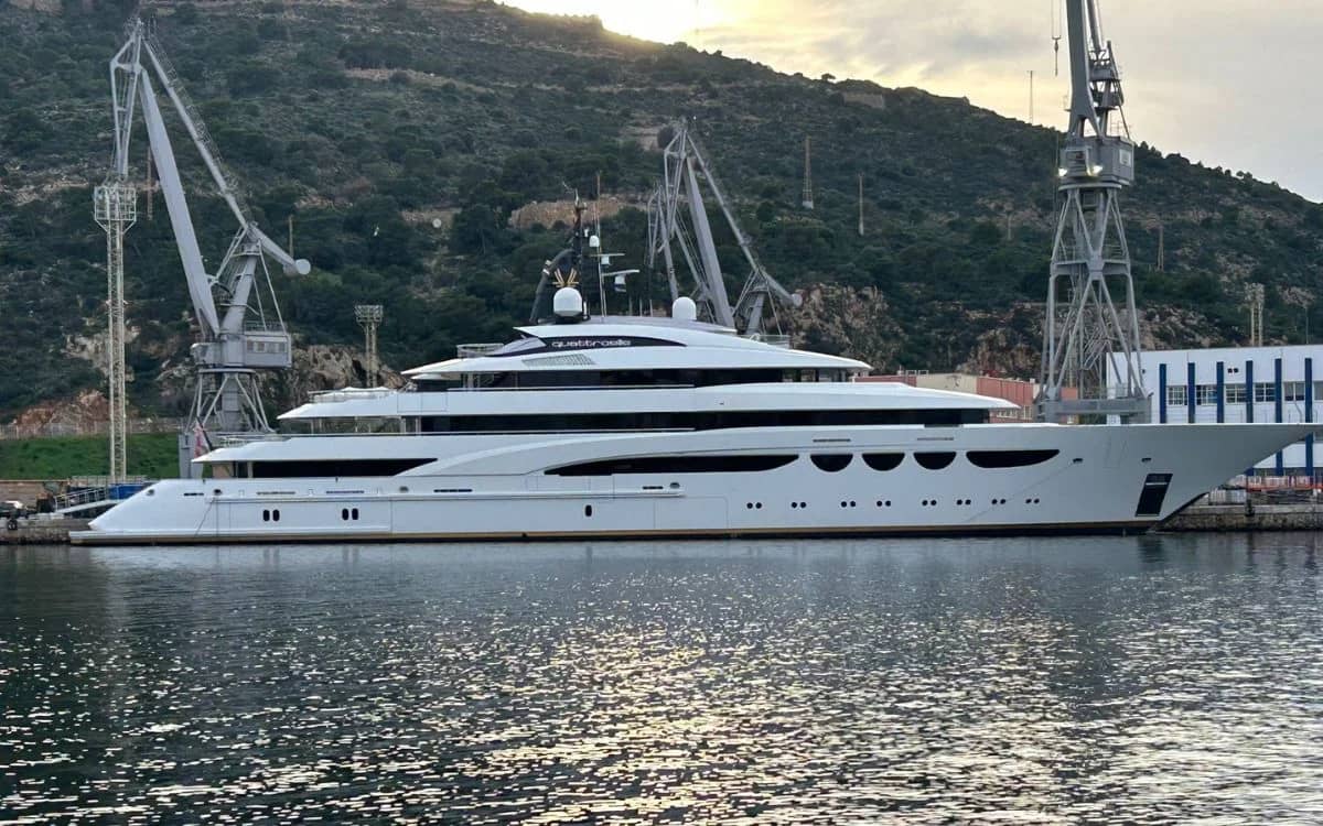 inside-crown-prince-of-dubais-superyacht-with-usain-bolt-gym