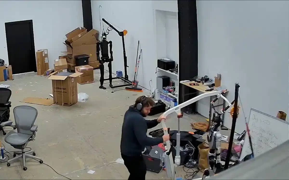 'Fighter' humanoid robot sparks safety concerns after it lashes out in mid-air