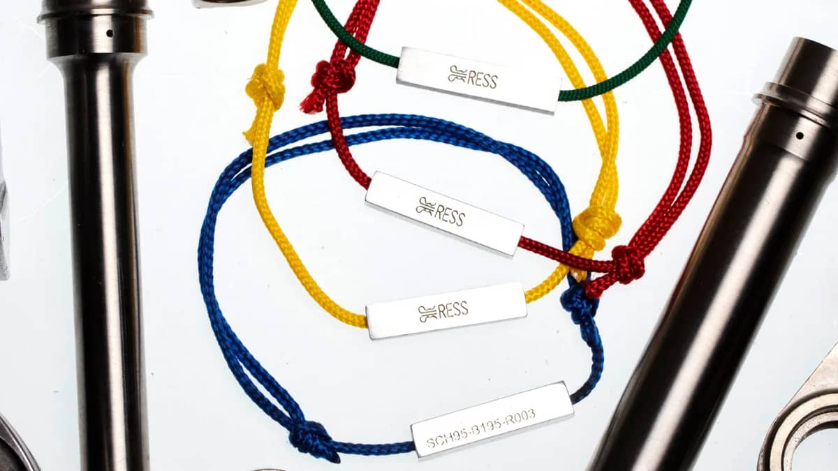 jewelry-f1-cars-formula-one-merchandise