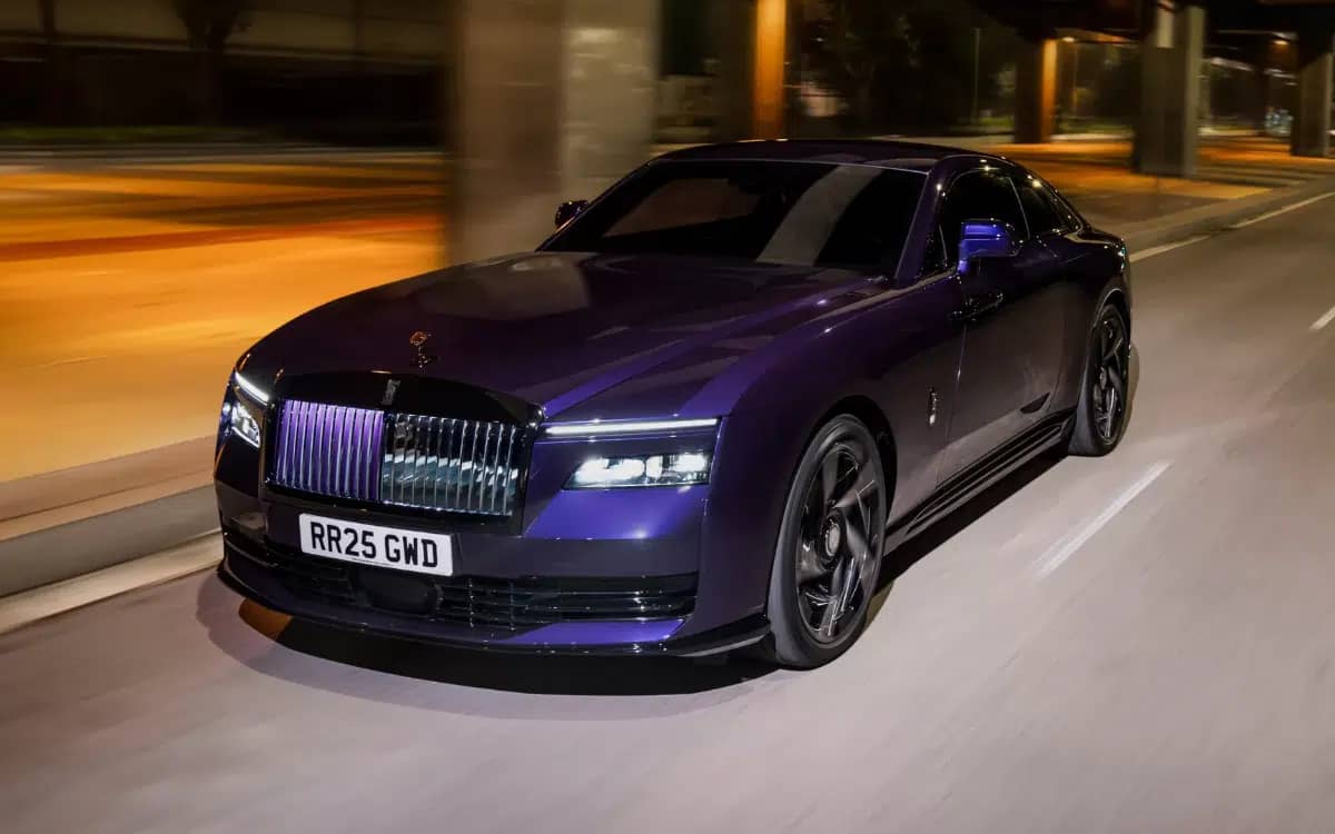 most-powerful-rolls-royce-spectre-black-badge