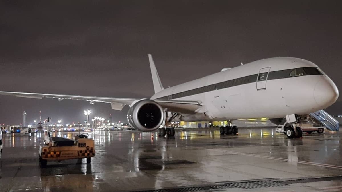 boeing-787-grounded-1680-days
