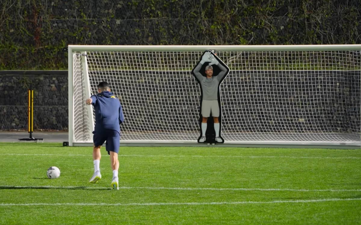 cristiano-ronaldo-takes-on-unbeatable-goalkeeping-robot