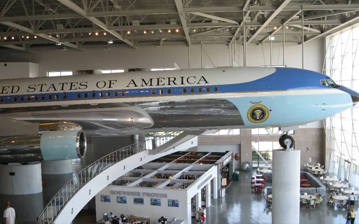 man-shows-inside-1985-air-force-one-california