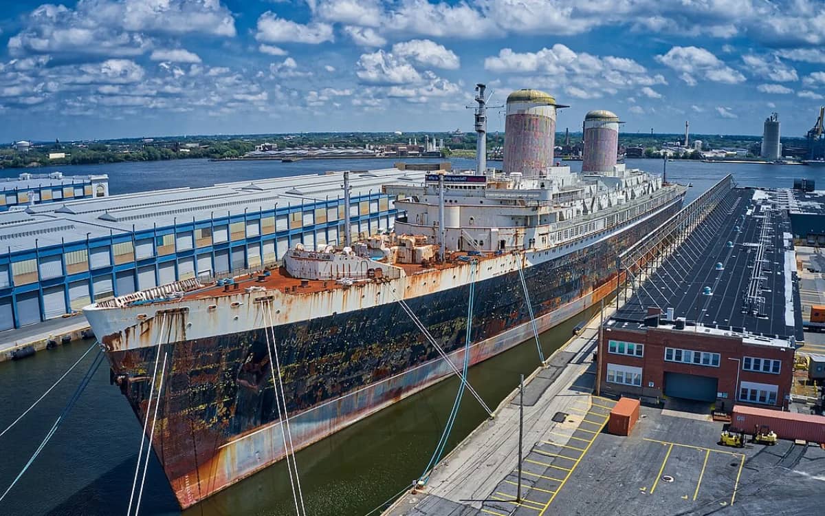 historic-seven-figure-ocean-liner-nyc-florida-battle