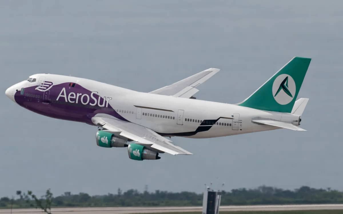 captain-aerosur-747-and-performs-stunning-low-pass-maneuver-skill