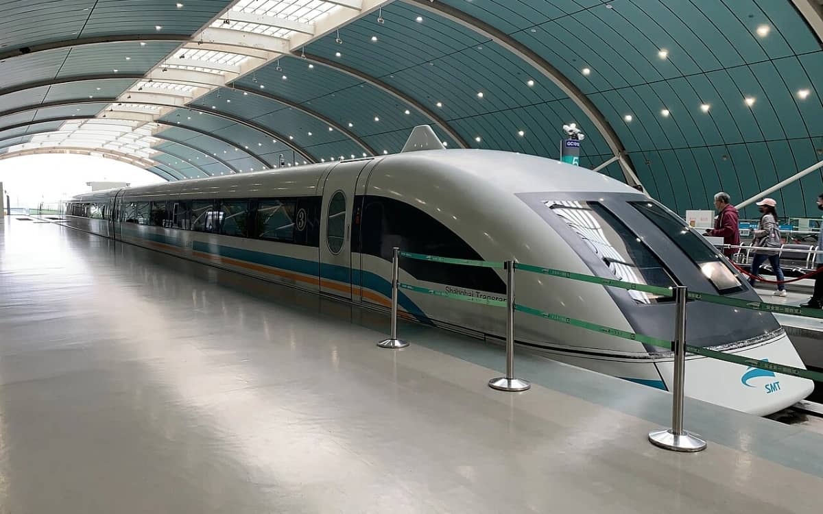 shanghai-maglev-train-drivers-cabin
