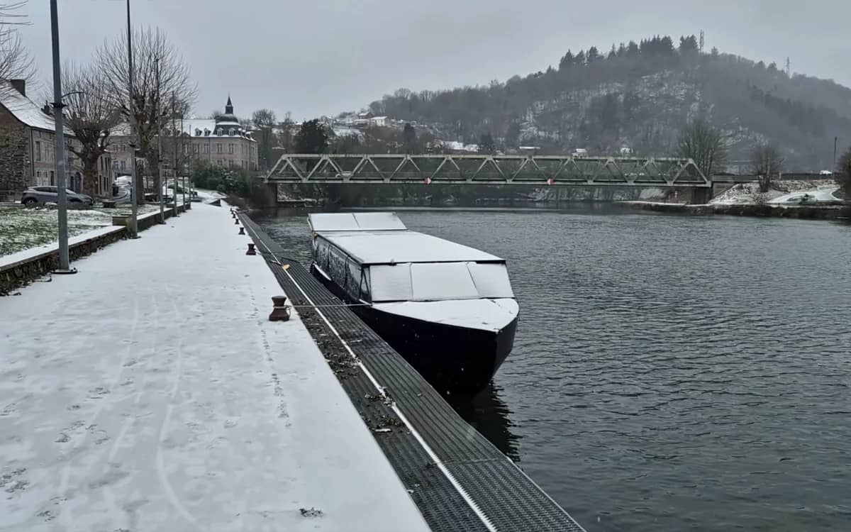 man-spent-200-days-building-solar-powered-explorer-yacht-reason-trapped-canals