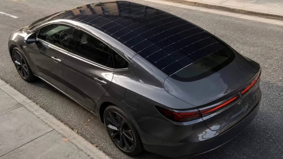 solar-powered-cars-glass-roof