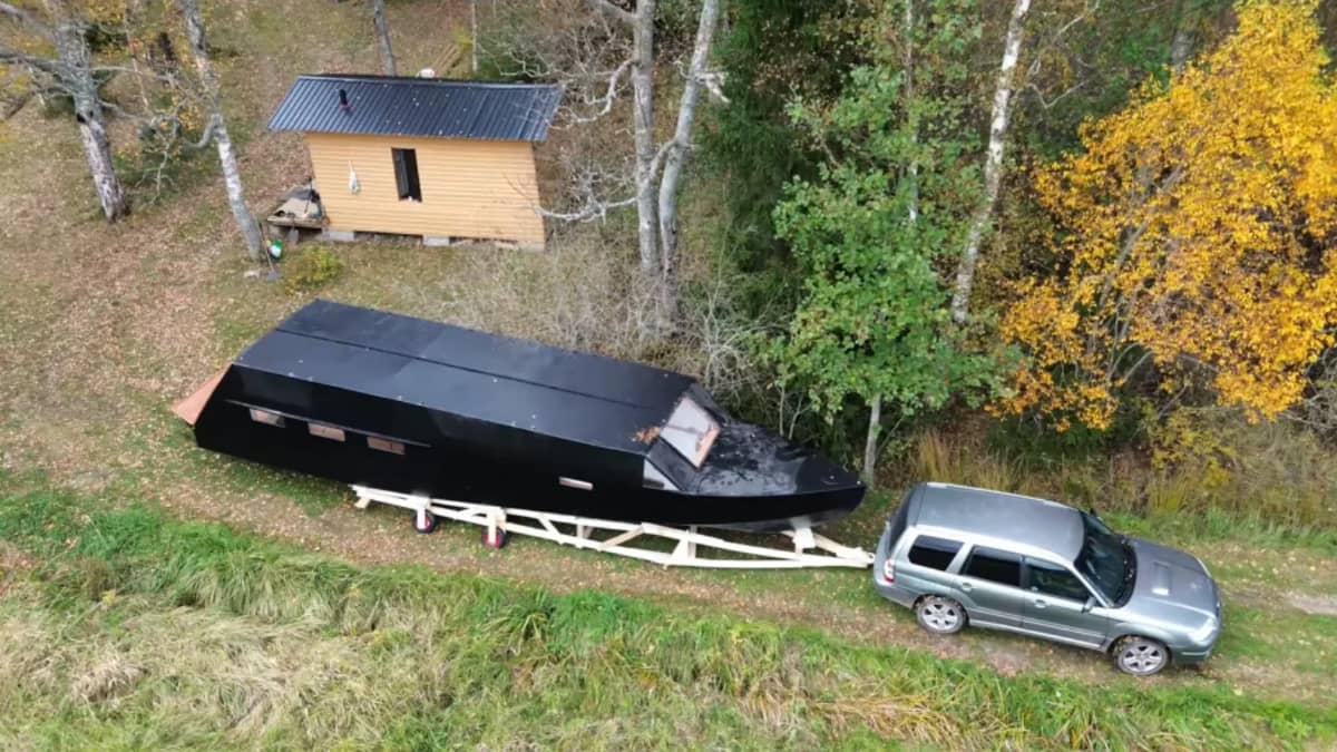 solar-powered-yacht-full-build-guide