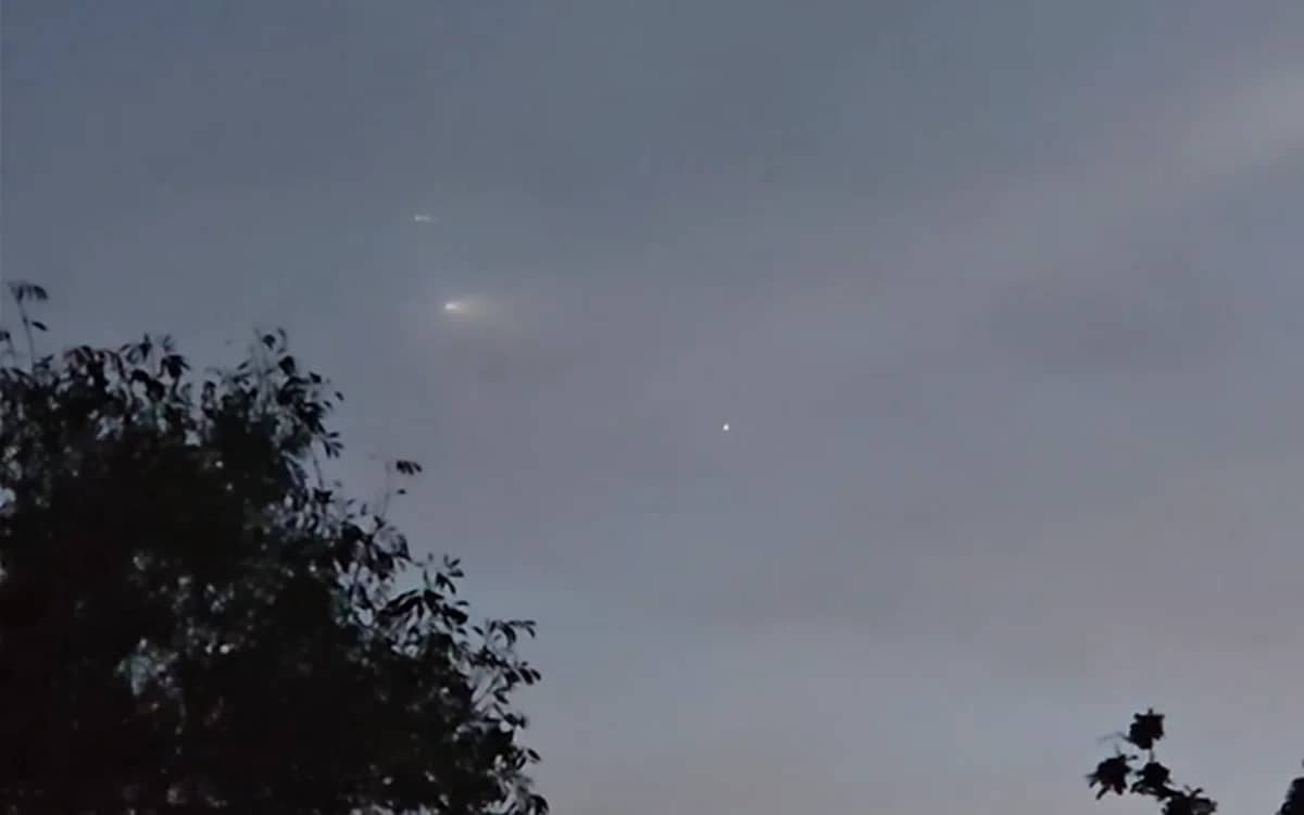 strange-white-object-in-sky-during-middle-of-spacex-launch