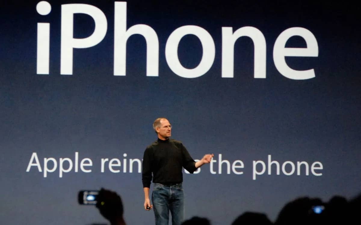 iphone-nearly-never-existed-steve-jobs-microsoft-engineer-story