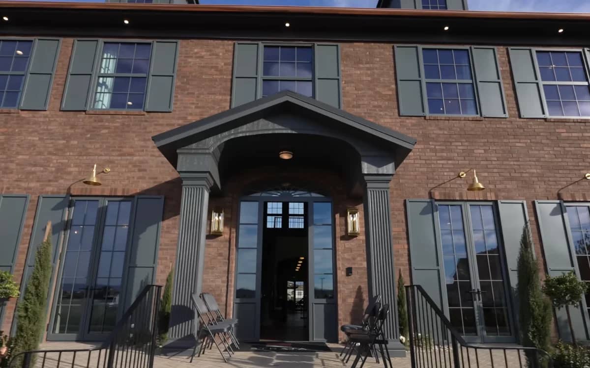 Billionaires are taking over Utah man's town so he shows the unbelievable level of tech in their mansions