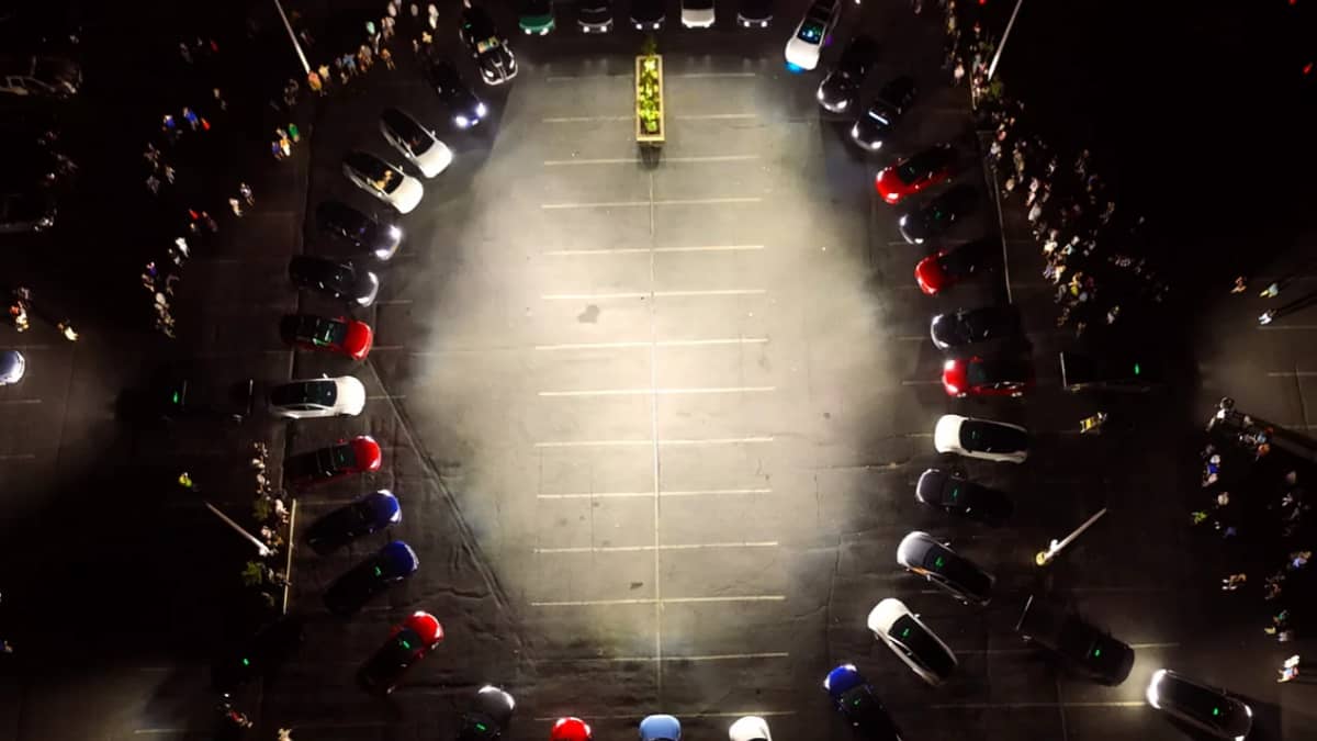 tesla-light-show-owners-maryland-parking-lot