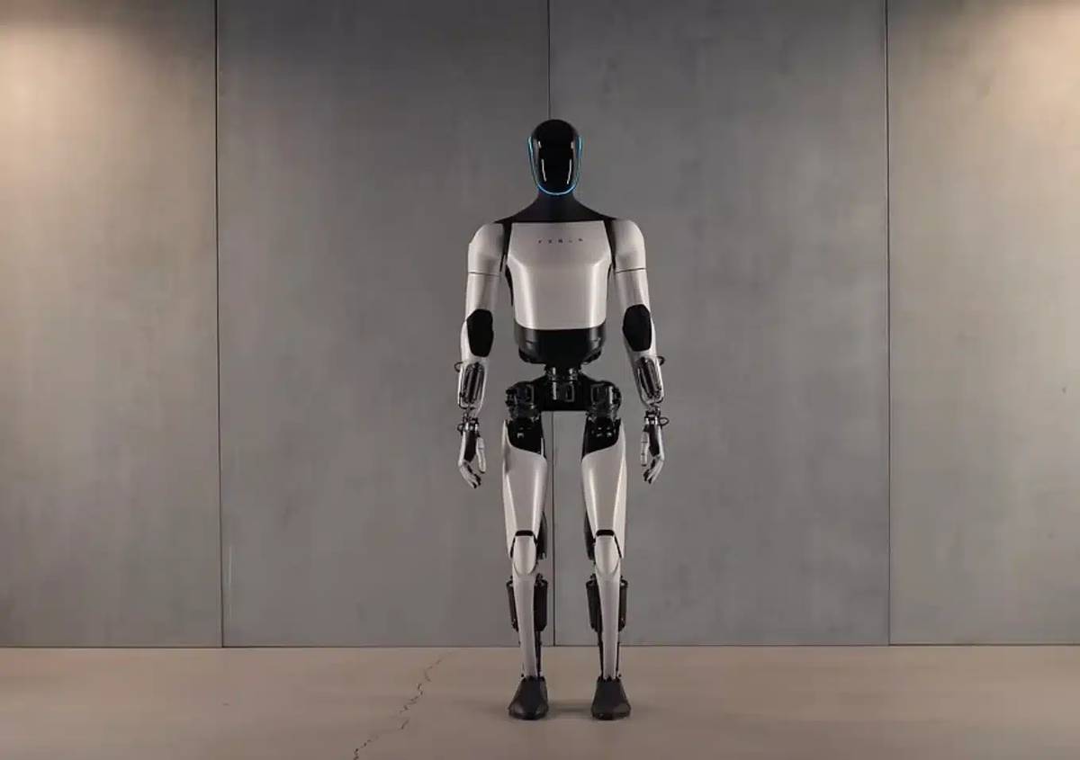 Elon Musk reveals the number of humanoid robots Tesla plans to deploy by 2025