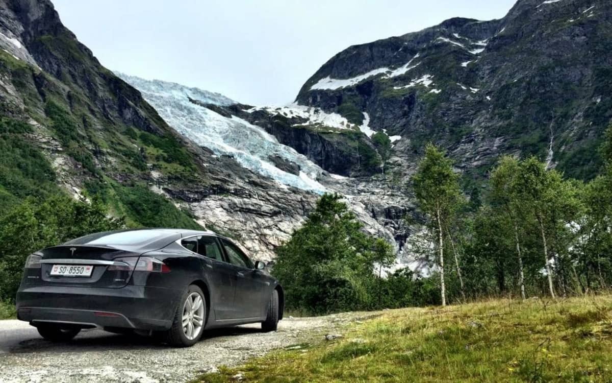 teslas-full-2025-europe-performance-data-makes-for-awkward-reading