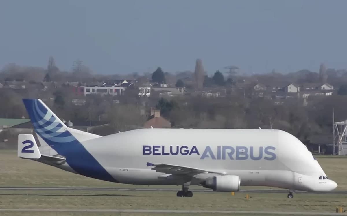 airbus-beluga-pilot-nails-crosswind-landing