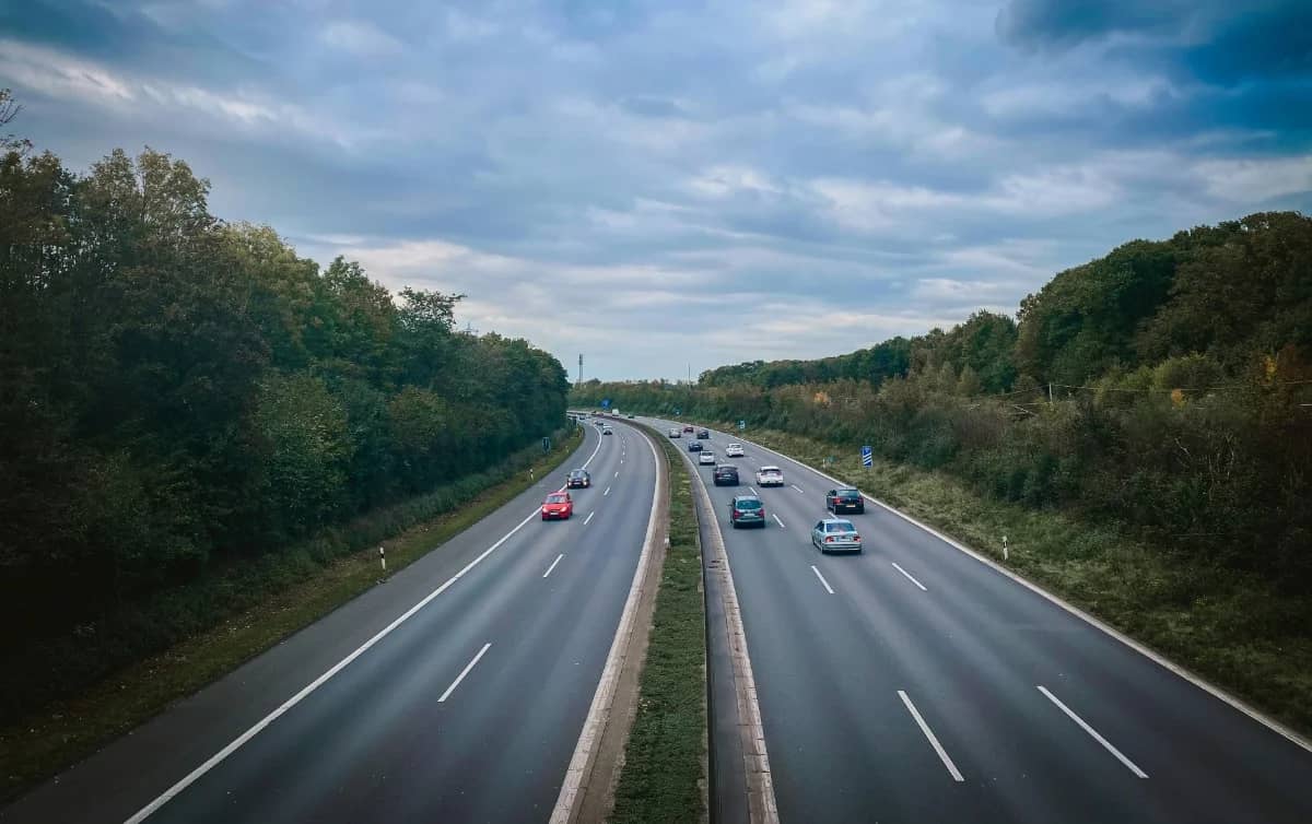 why-german-autobahn-has-no-speed-limits