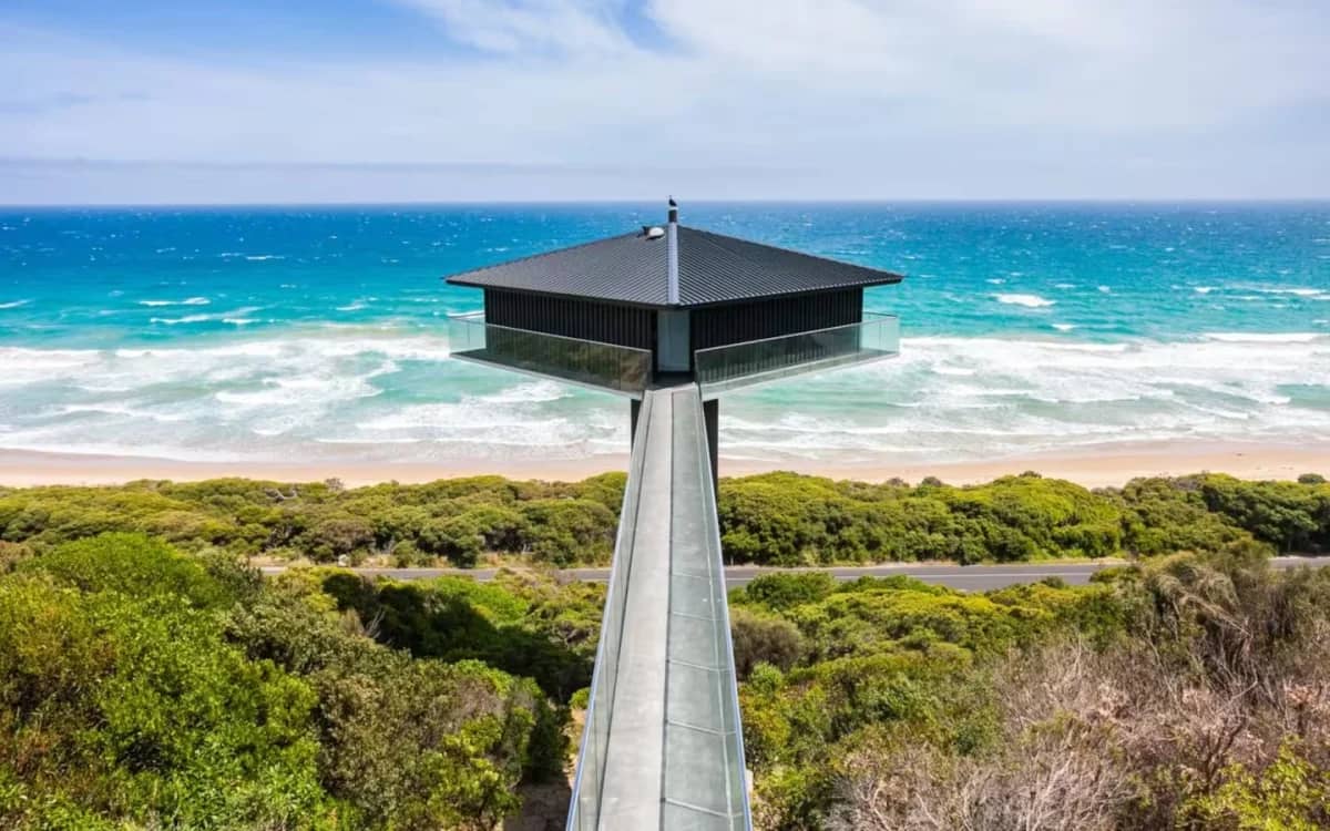 pole-house-australia-airbnb-fairhaven-beach