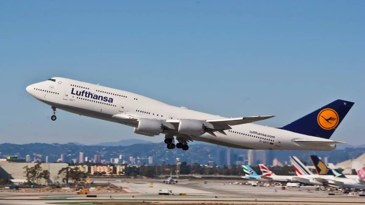 us-air-force-one-lufthansa-boeing-747-arizona-parts