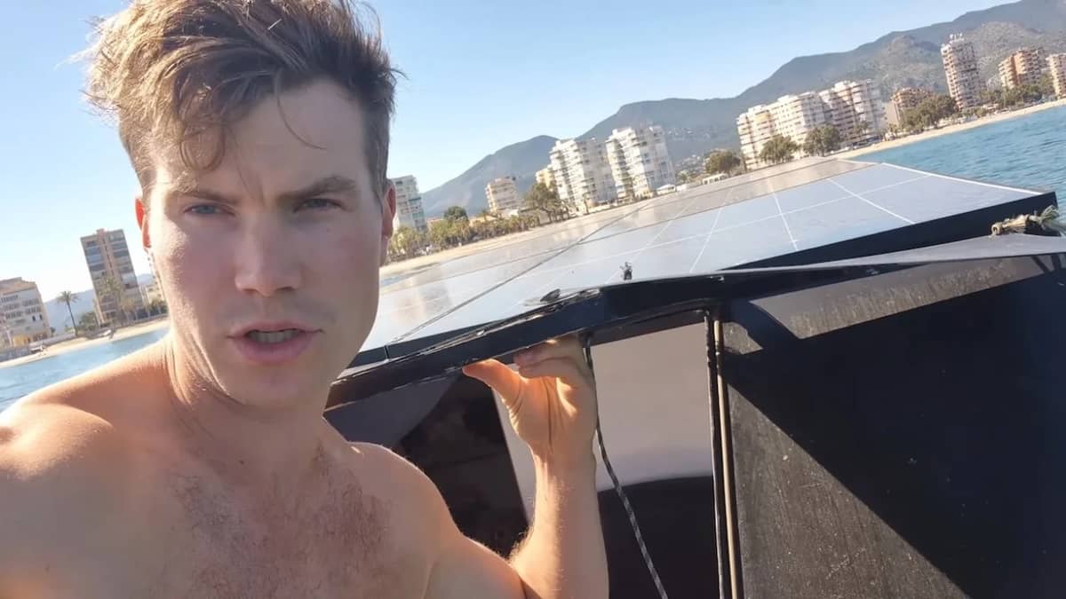 solar-powered-yacht-helios-11-design-flaws