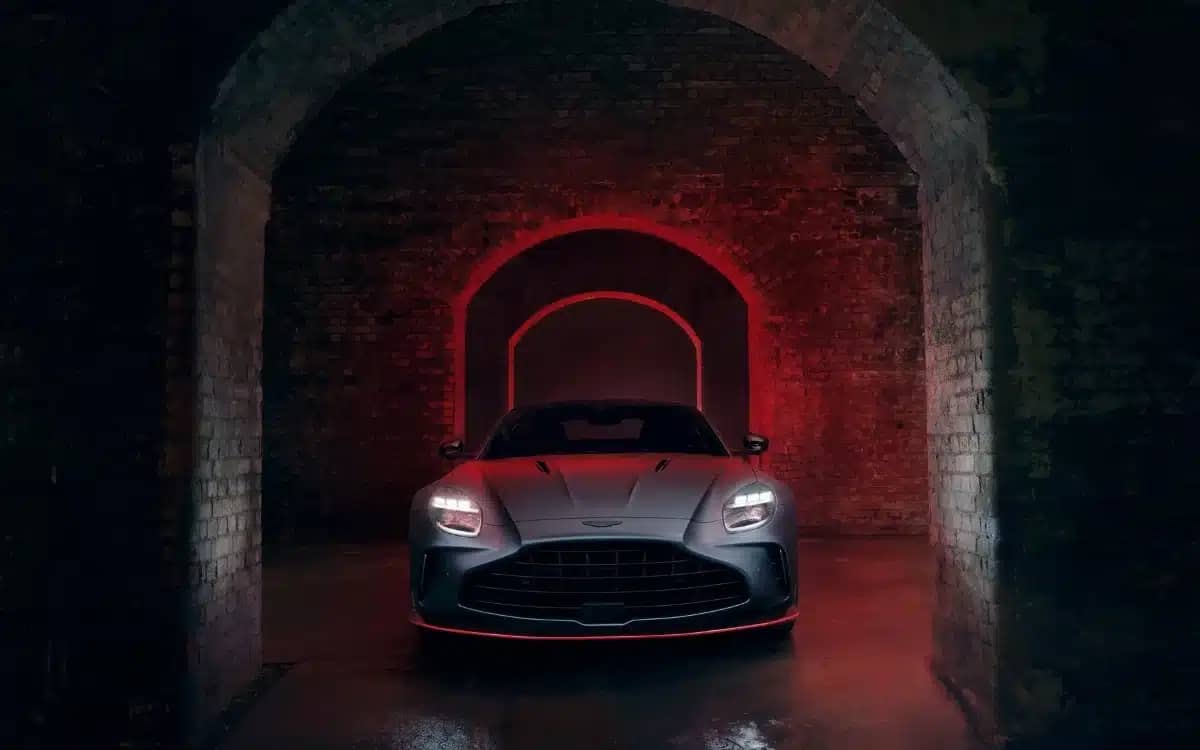 new-aston-martin-vantage-s-debut-at-goodwood