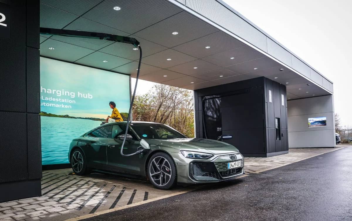 audi-opens-charging-station-running-on-recycled-batteries