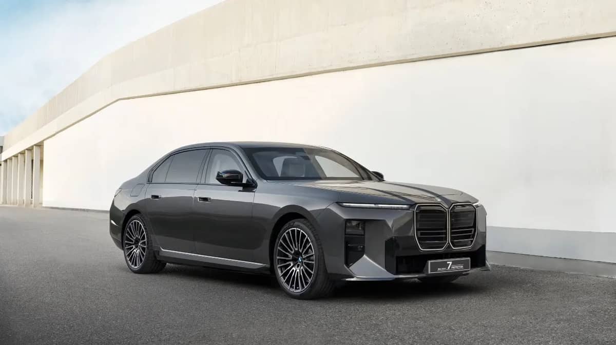 BMW built an armored 7 Series that looks completely stock but can stop rounds from a .44 Magnum