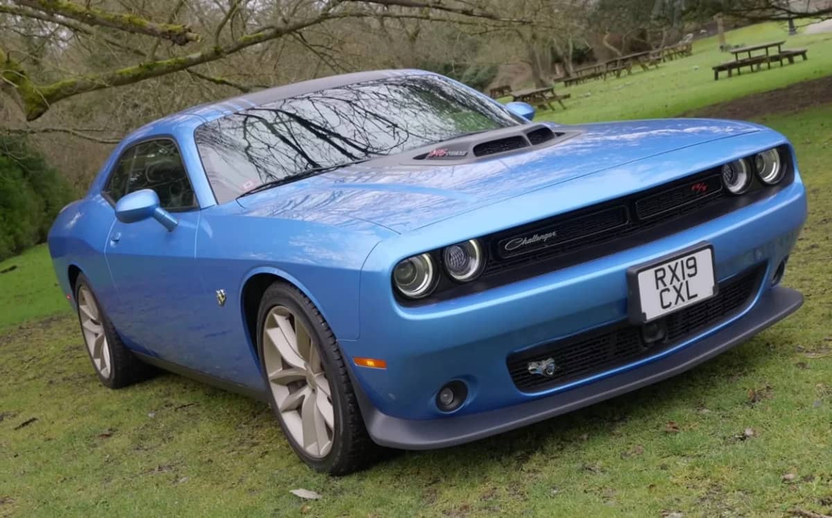 british-man-drives-dodge-challenger-r-t-in-uk-to-find-out-why-europeans-dont-drive-american-cars