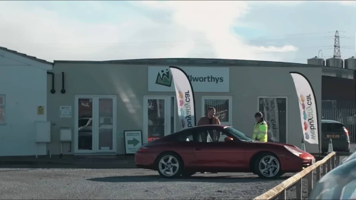 uk-youtuber-porsche-911-webuyanycar-evaluation