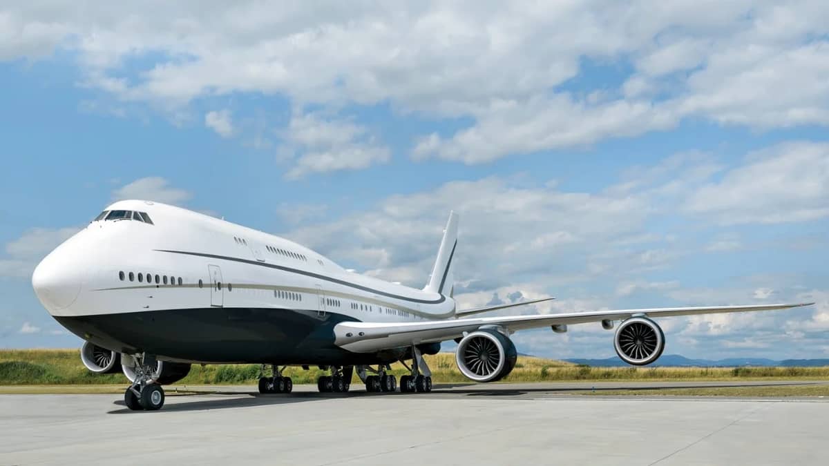 boeing-747-boeing-business-jet-bbj-flying-mansion-largest-private-jet