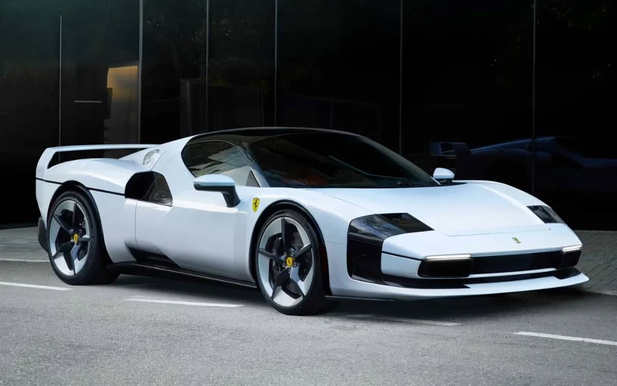 The new Ferrari SC40 is a one‑off hypercar that pays homage to F40
