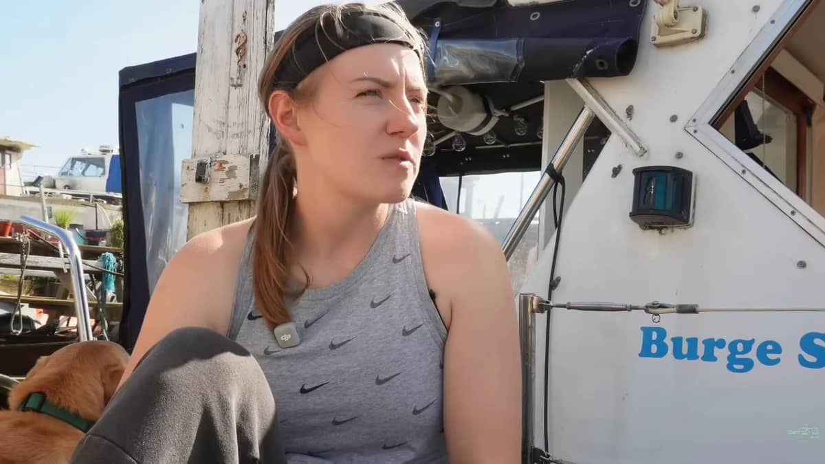 houseboat-holly-diy-boat-restoration