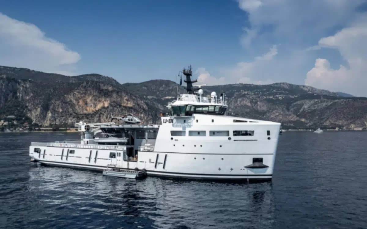 kiwi-billionaire-worlds-largest-support-yachts-u-81