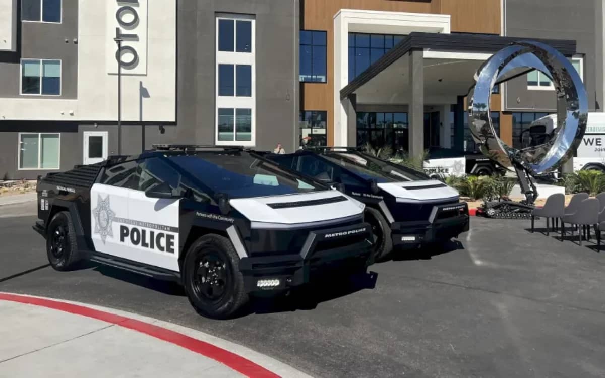 las-vegas-cops-worlds-first-tesla-cybertruck-police-fleet