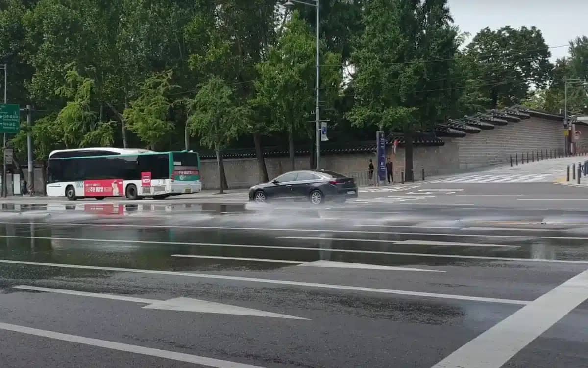 South Korea's smart streets spray themselves clean and drop temperatures by 68 degrees