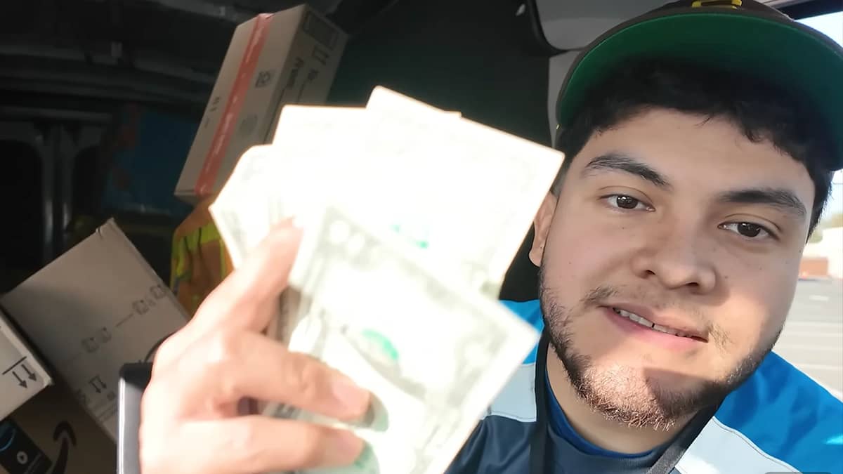 man-investing-8-a-day-voo-shares-profits