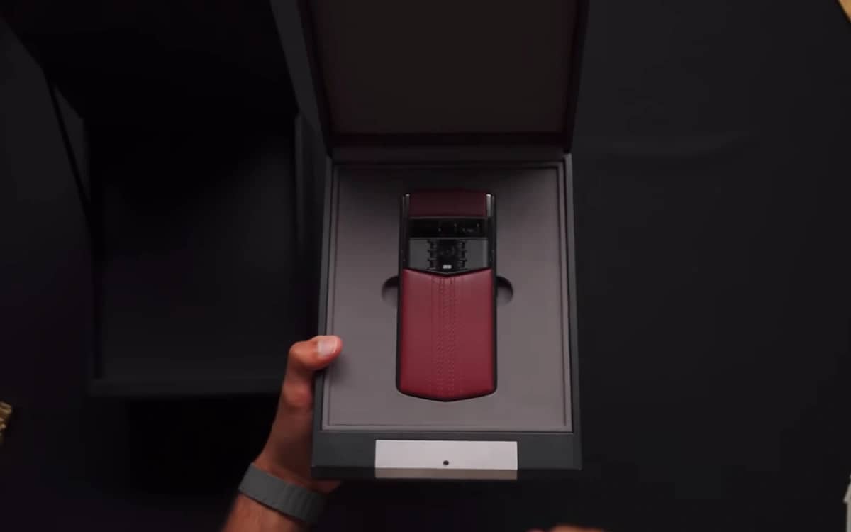 man-investigates-worlds-most-expensive-phone-brand-vertu