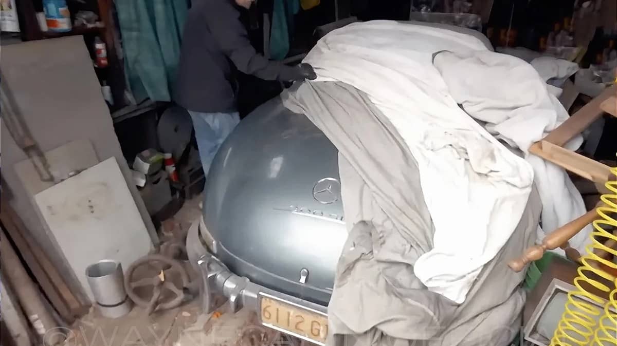 new-england-barn-find-mercedes-300-gullwing
