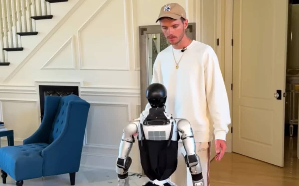 whistlindiesel-spent-80000-on-a-robot-came-to-realisation