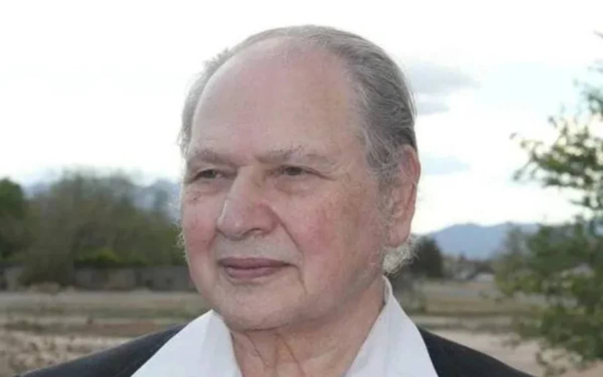 Everyone knows Jobs and Wozniak but the third Apple founder sold his stake in 1976 and walked away from $400,000,000,000