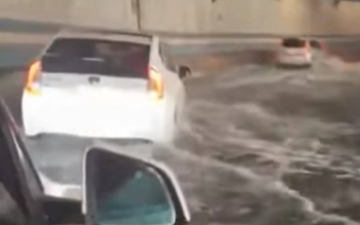 drivers-boston-ted-williams-tunnel-flooded