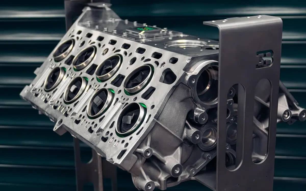 watch-winder-bugatti-veyron-16-cylinder-engine-block