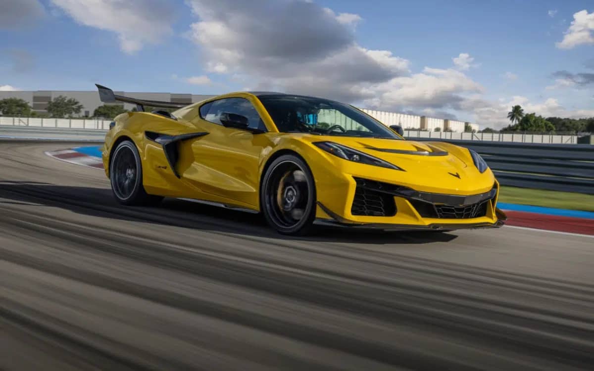 2025 Chevy Corvette ZR1 is quicker from 0-60mph than Lamborghini or McLaren