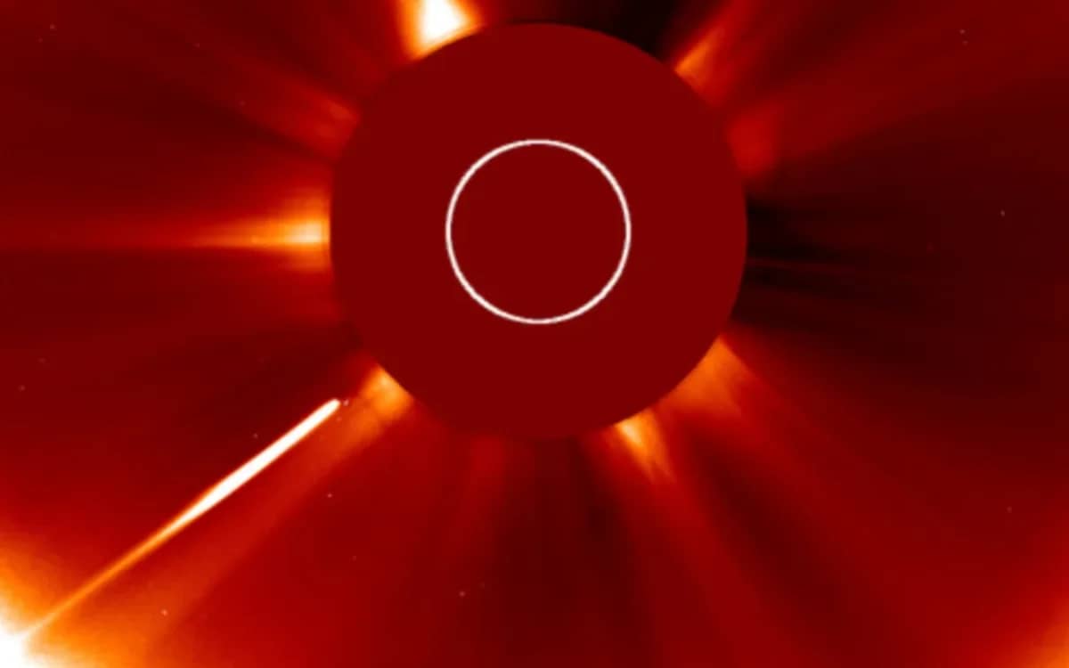 NASA footage shows comet blowing up after getting too close to the sun