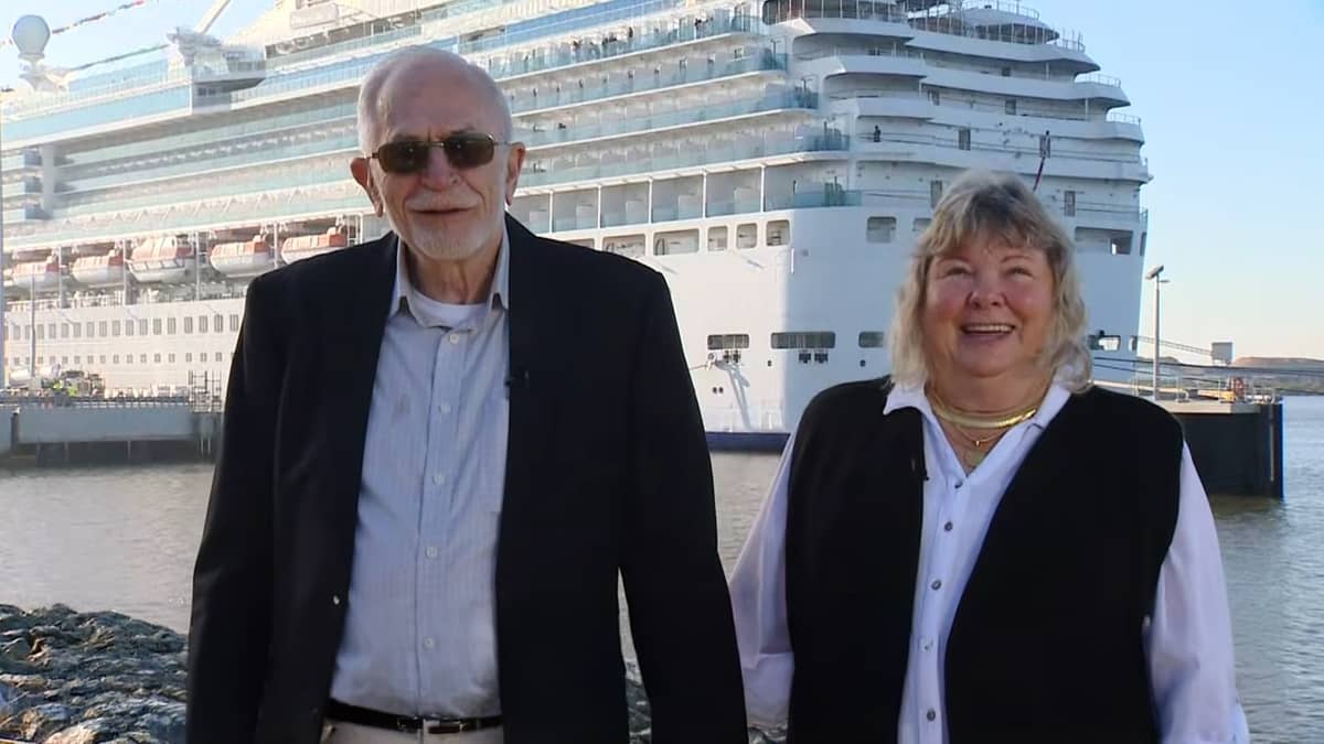 couple-live-on-cruise-cheaper-retirement-home