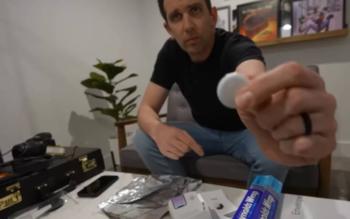 man-mails-package-with-apple-airtag-to-scammer