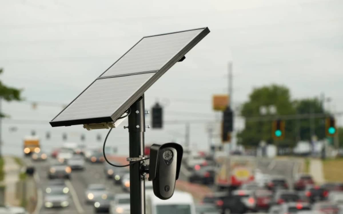 flock-safety-ai-cameras-tracking-drivers-dallas-roads